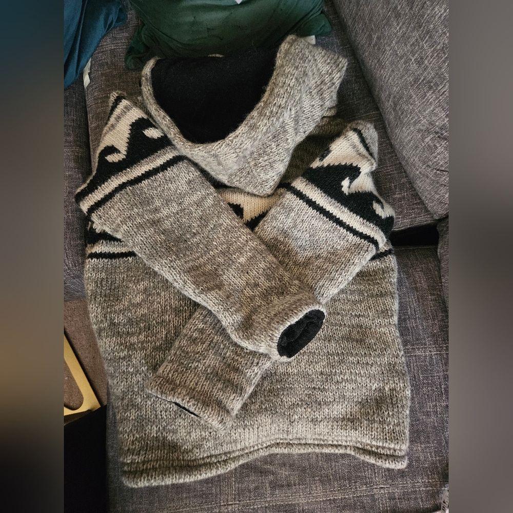 Cowichan 100% Wool Gray Hooded Sweater with Wave. 21 Ptp. Vintage - Picture 8 of 8